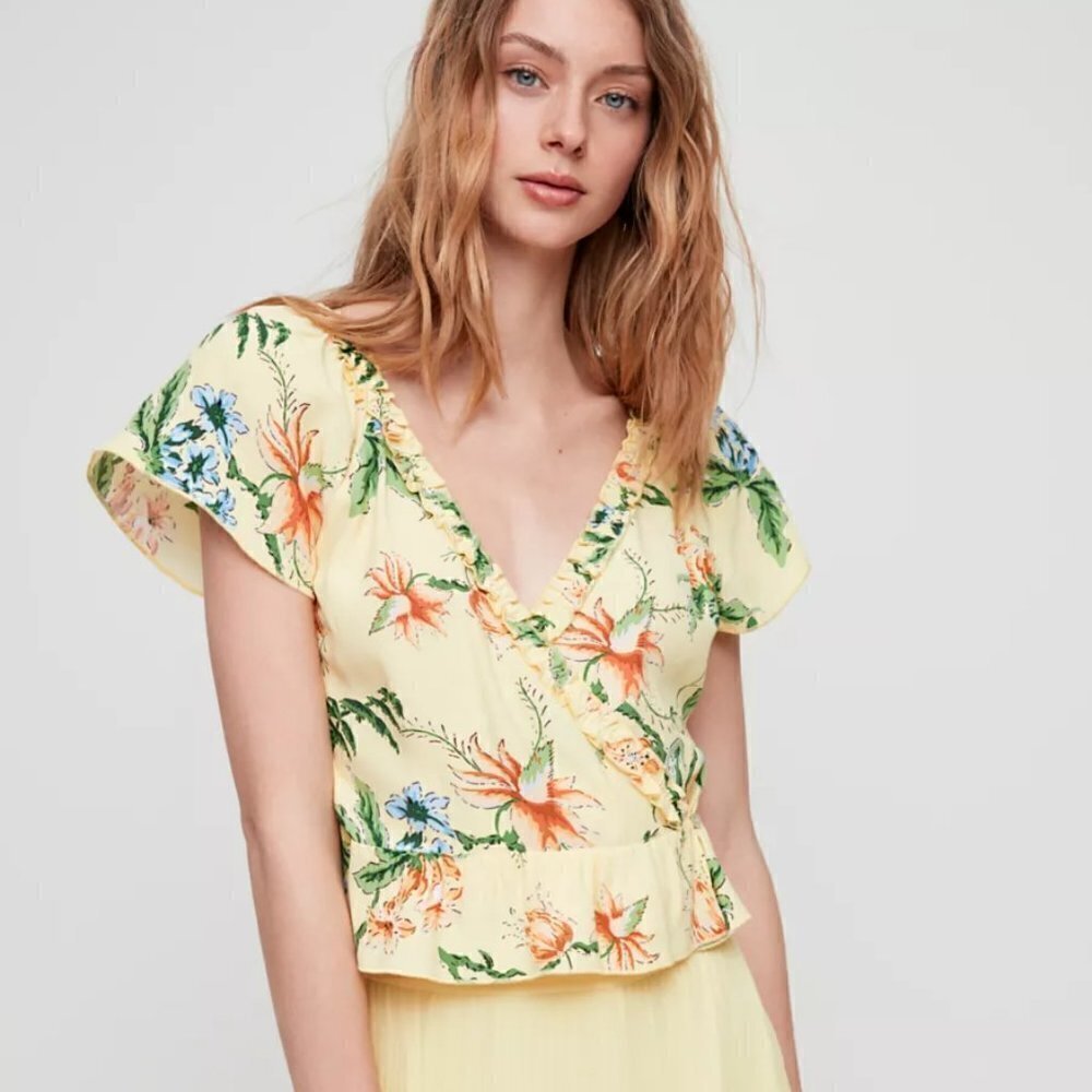 Aritzia Wilfred Aurelia Top Short-Sleeve Wrap Blouse